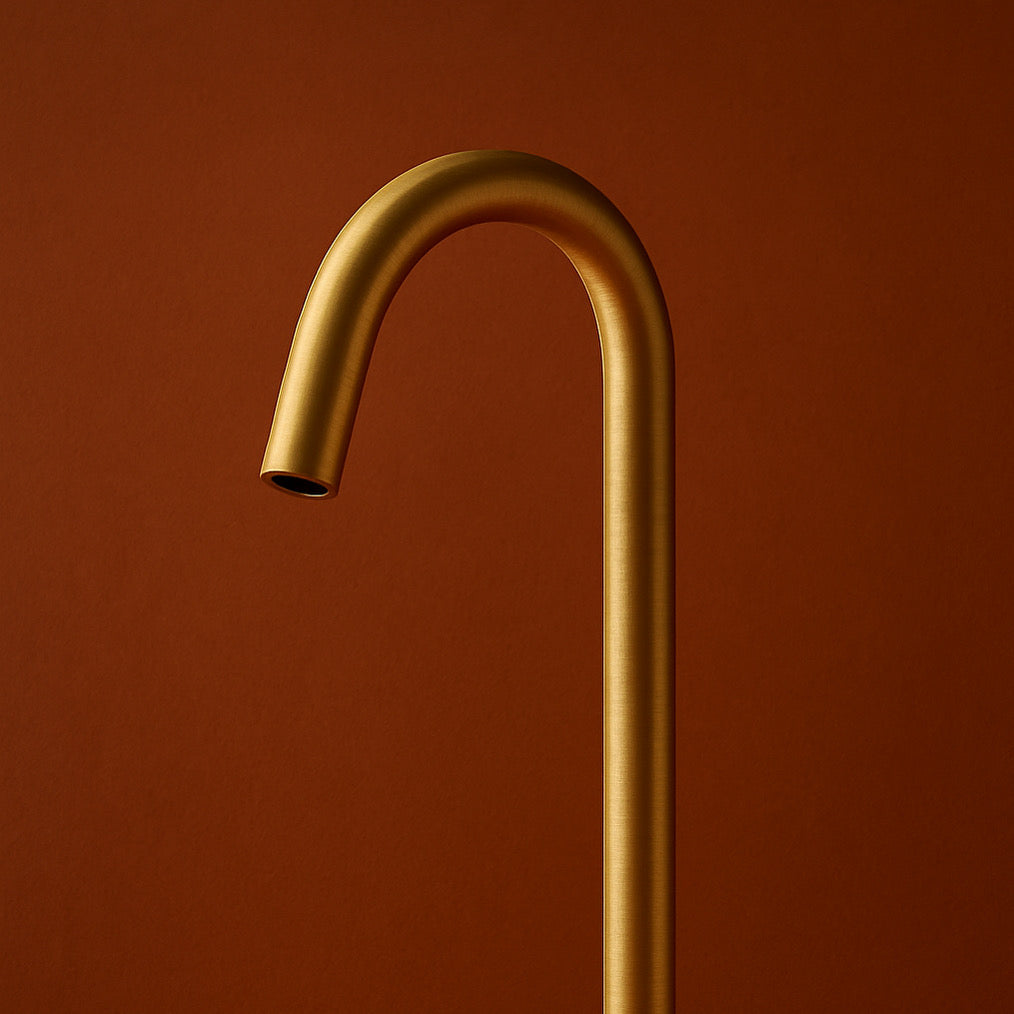 Aurum Curve - Bathtub and Pedestal Sink Faucet