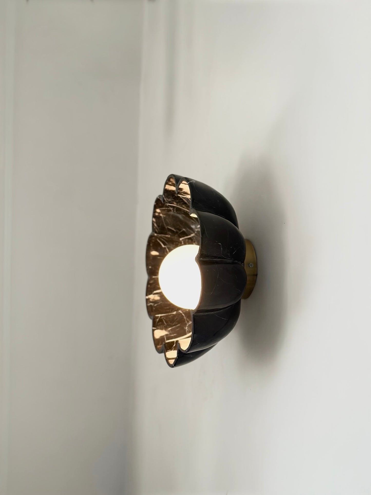 Petra Bloom Wall Sconce – Nero Marquina Marble